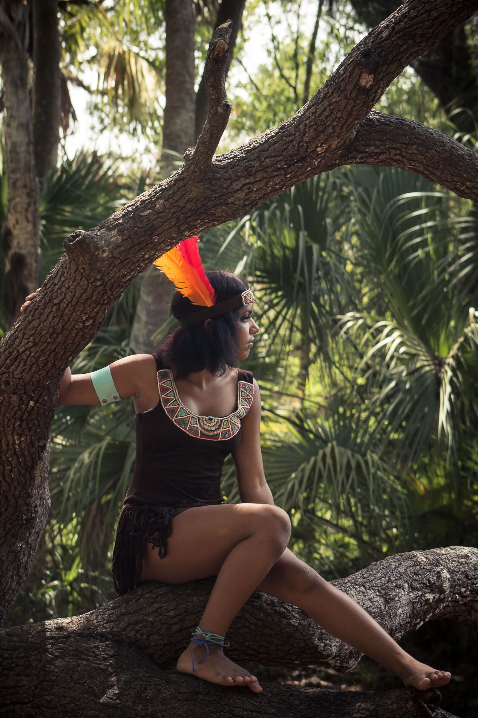 Canon EOS 1100D (EOS Rebel T3 / EOS Kiss X50) sample photo. Girl, tree, dress-up photography