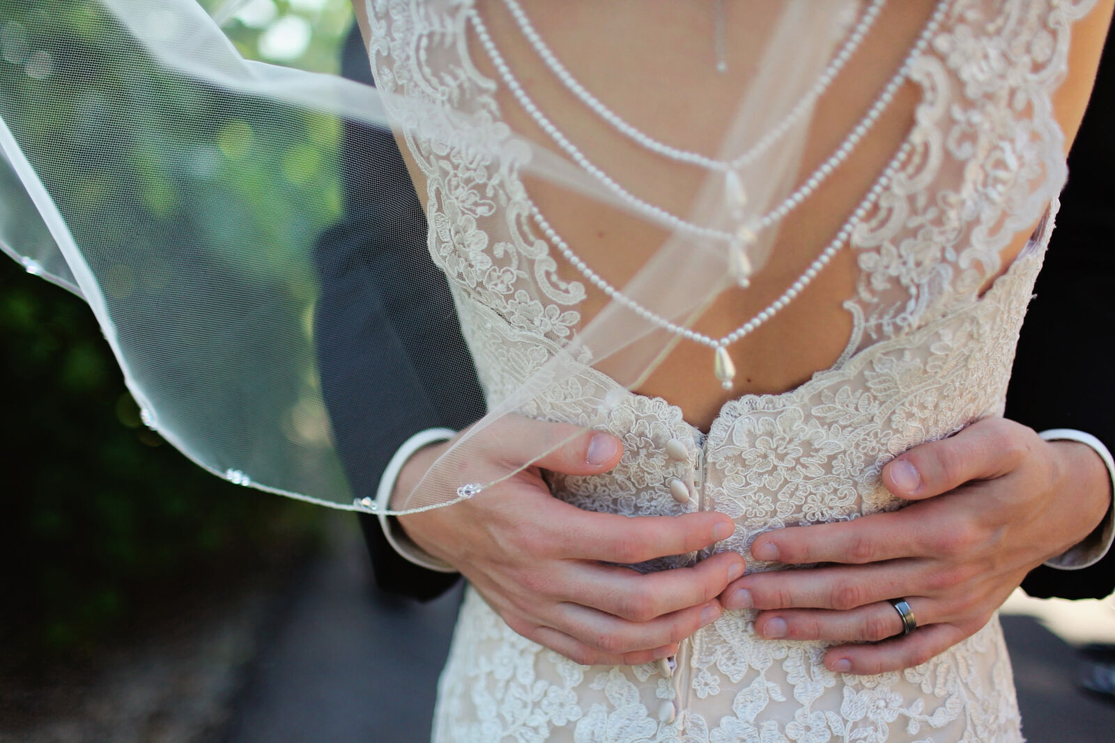 Canon EF 35mm F1.4L USM sample photo. Woman, wearing, beige, bridal photography