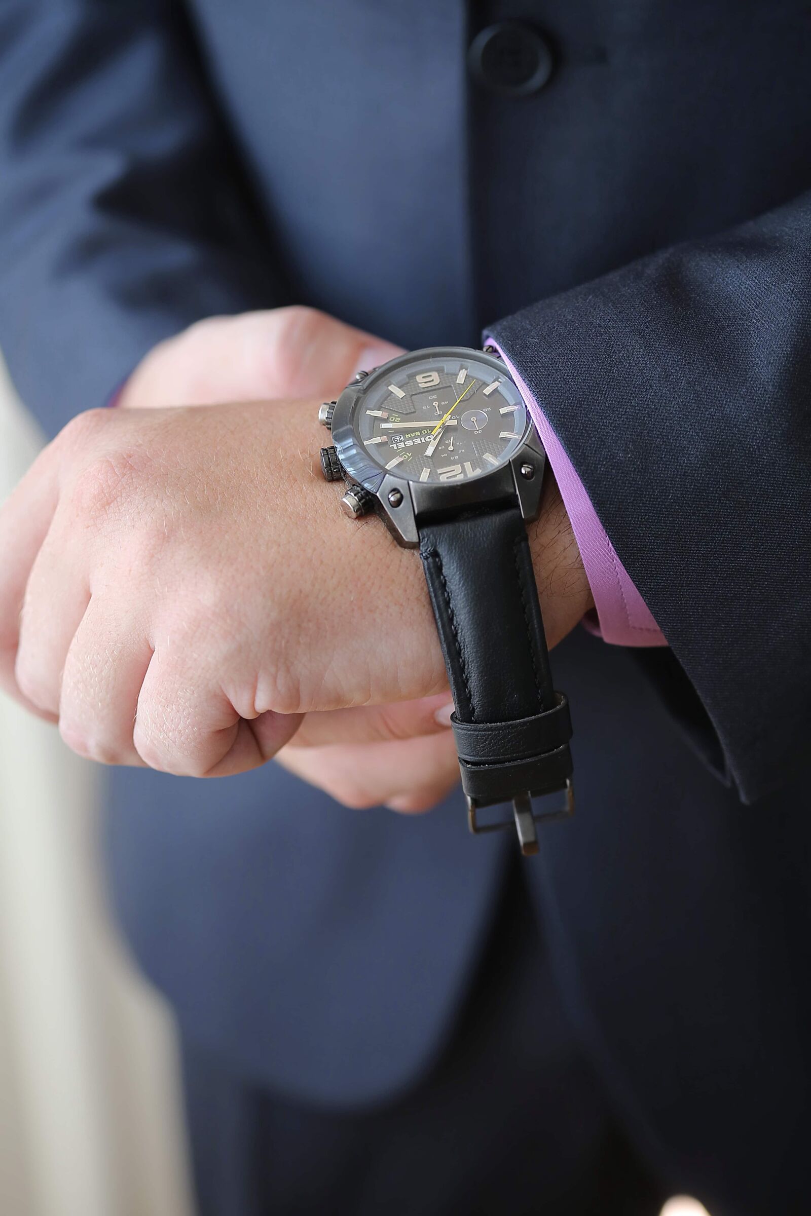 Canon EF 100mm F2.8 Macro USM sample photo. Black, wristwatch, businessman, time photography