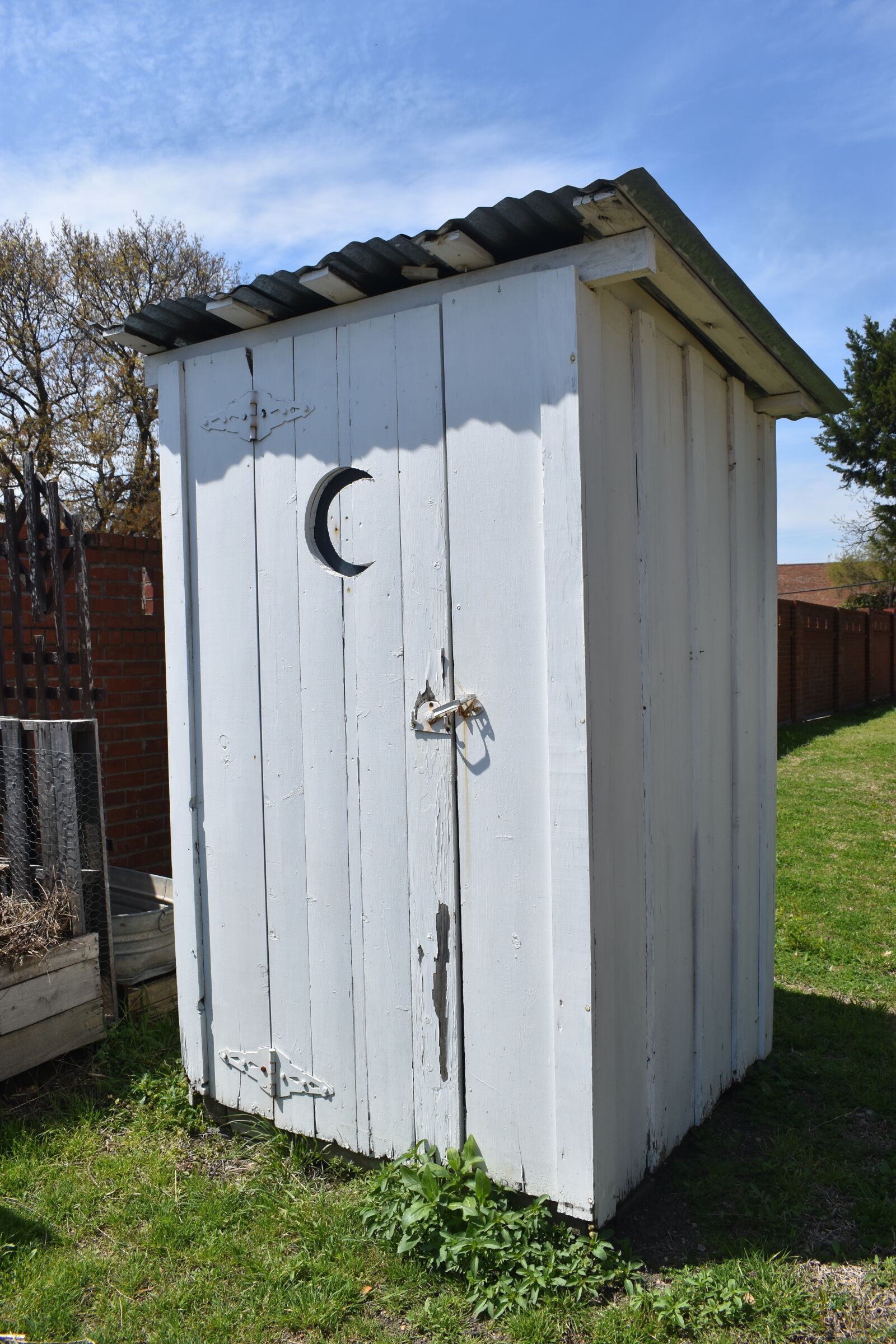 Nikon D3400 sample photo. Outhouse, privy, toilet photography