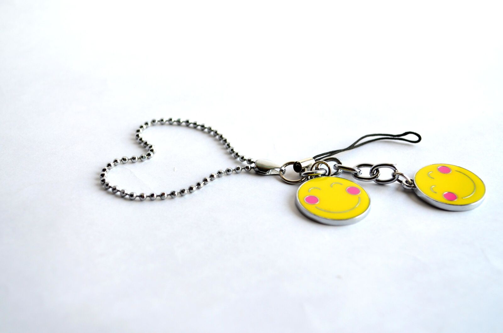 Nikon D5100 sample photo. Metal, silver, heart, chain photography