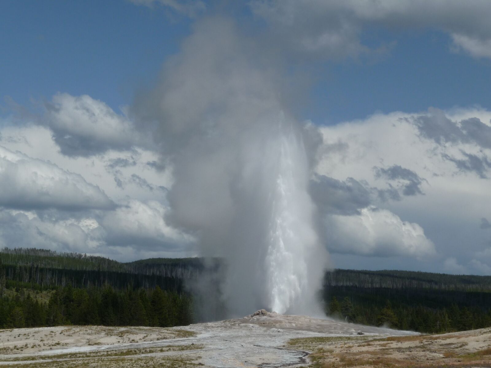 Panasonic Lumix DMC-TZ5 sample photo. Old faithfull, yellowstone national photography