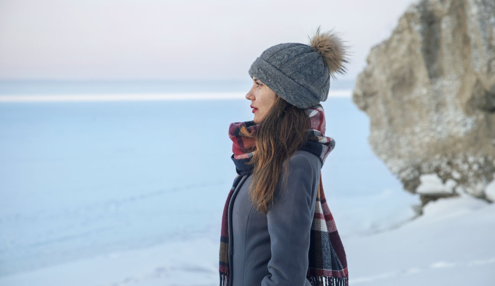 Canon EOS 5D Mark II sample photo. Girl, winter, coldly photography