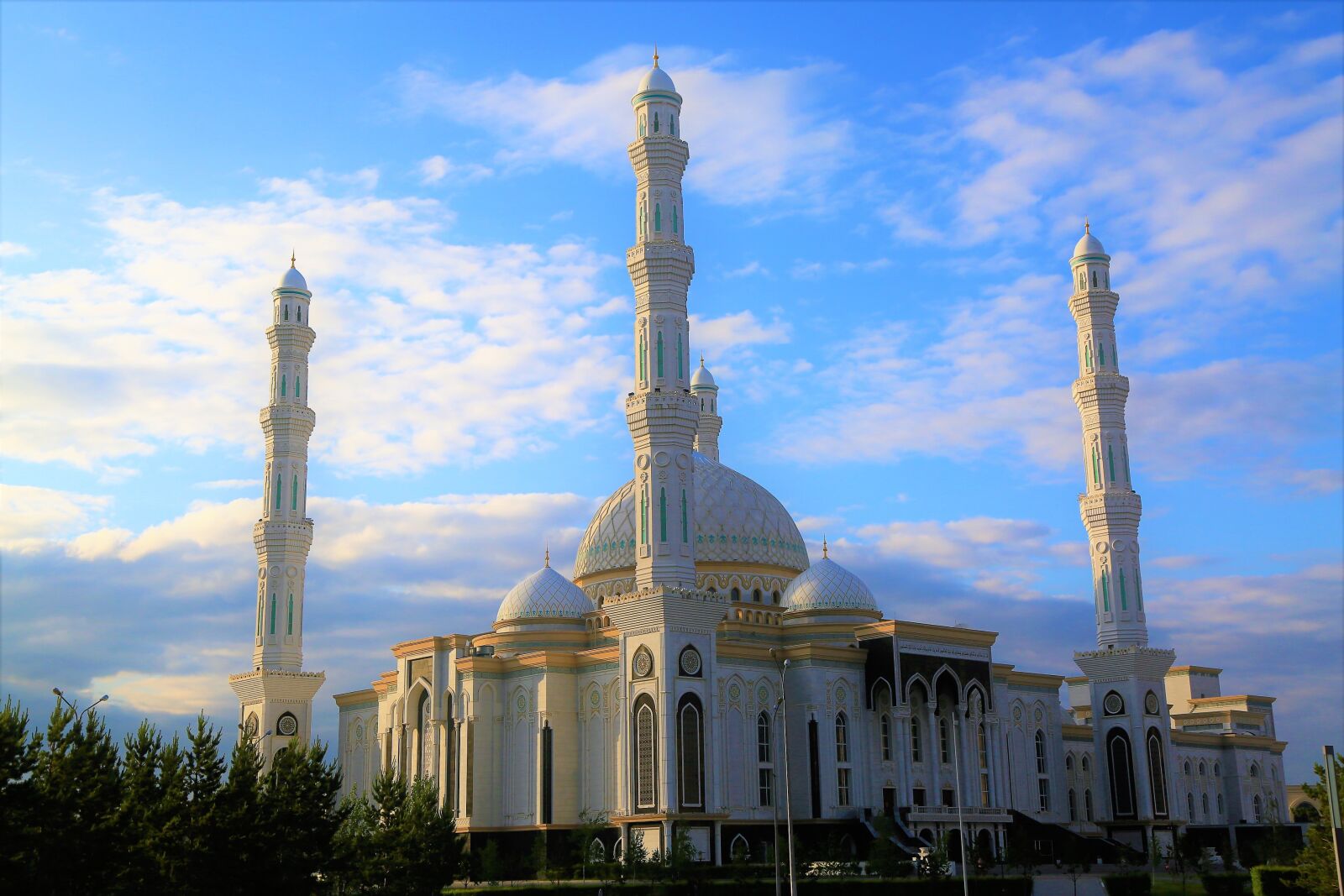 Canon EF 24-105mm F4L IS USM sample photo. Cami, minaret, islam photography