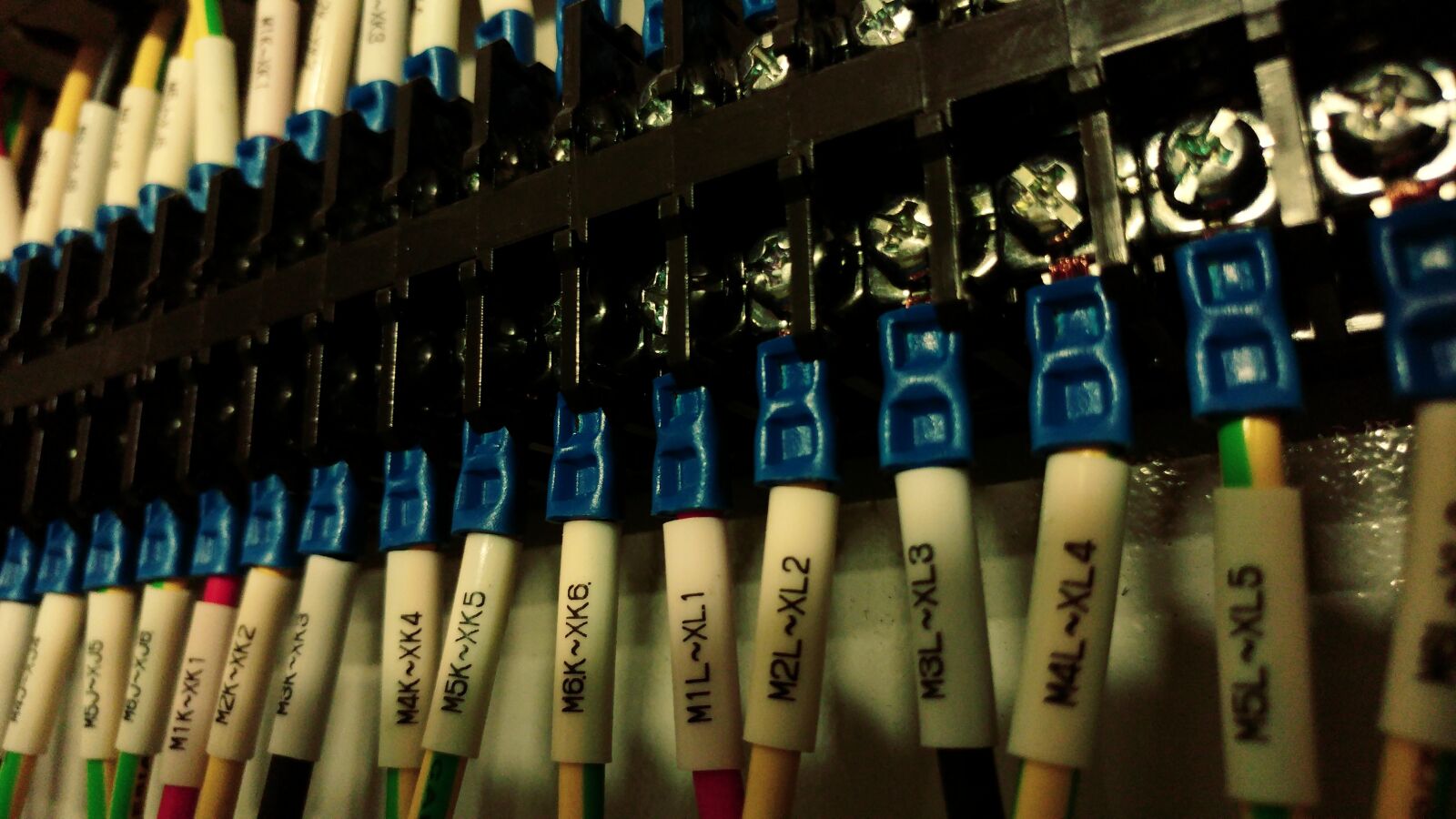 LG G5 sample photo. Switch, cabling, connection photography