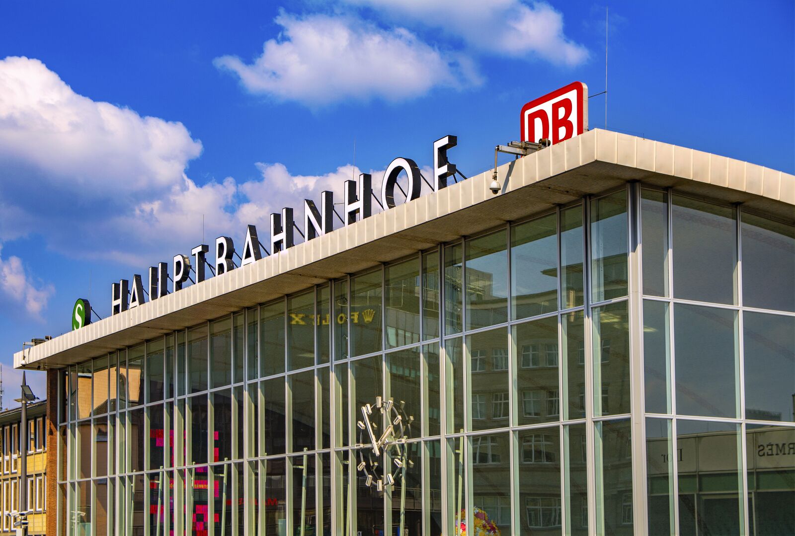Nikon D5200 sample photo. Cologne, central station, railway photography