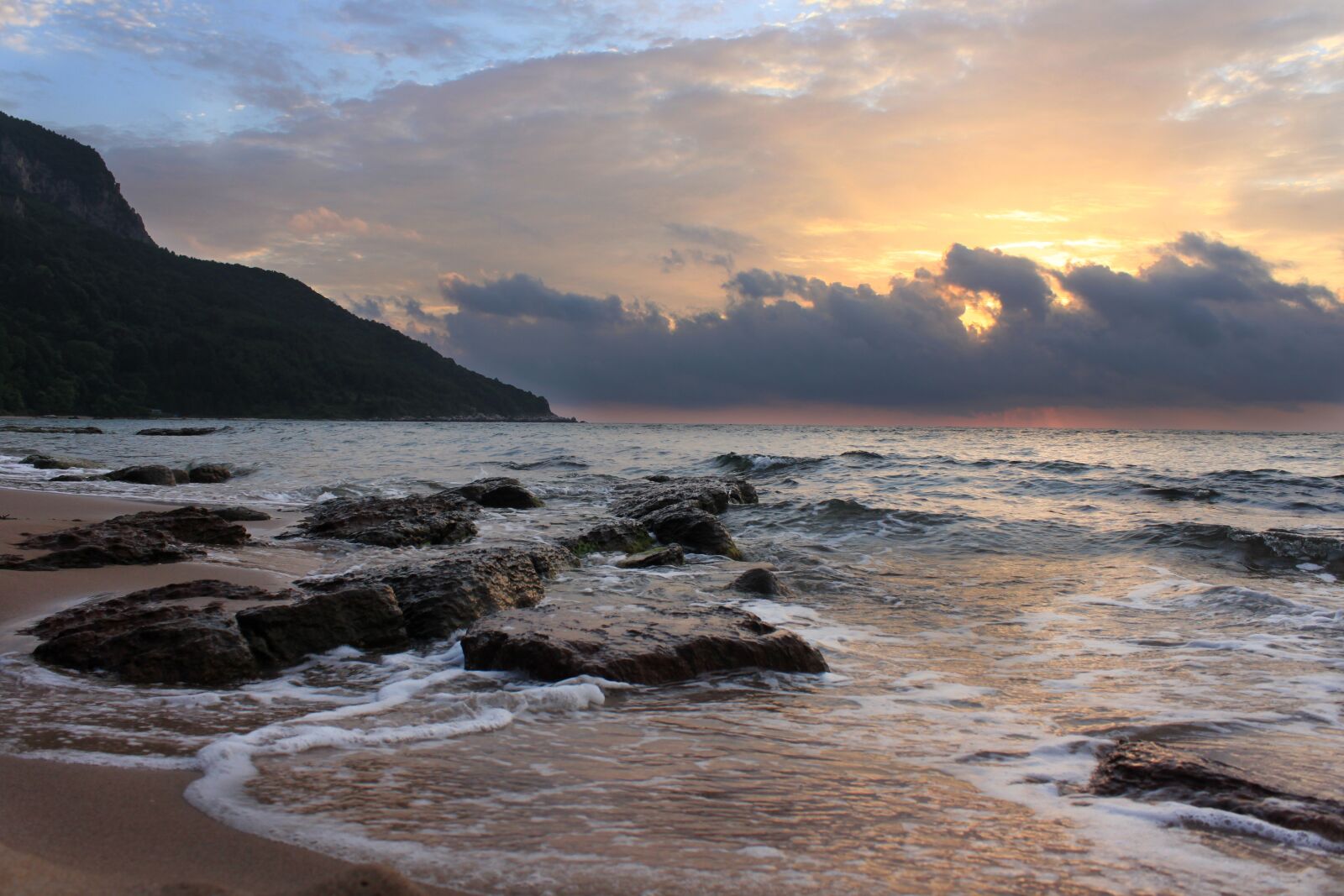 Canon EOS 500D (EOS Rebel T1i / EOS Kiss X3) sample photo. Sunset, marine, beach photography