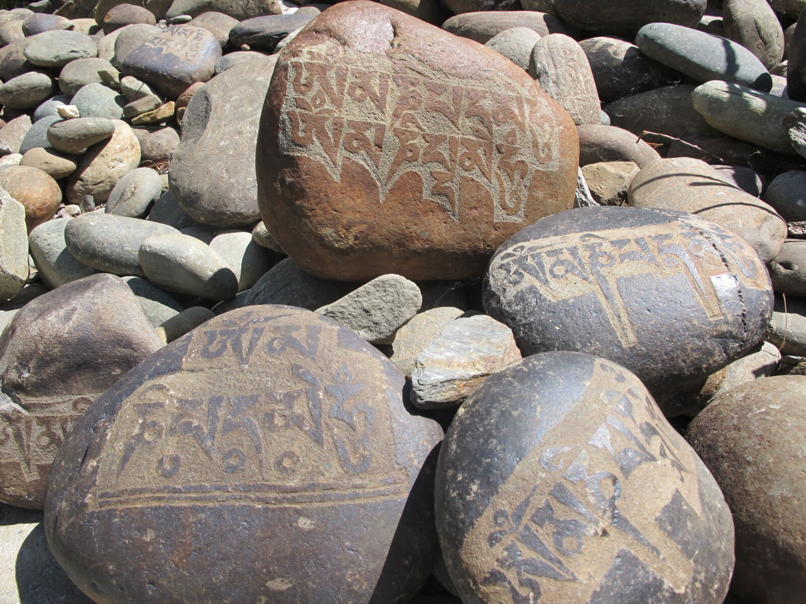 Canon PowerShot G11 sample photo. Buddhism, rocks photography