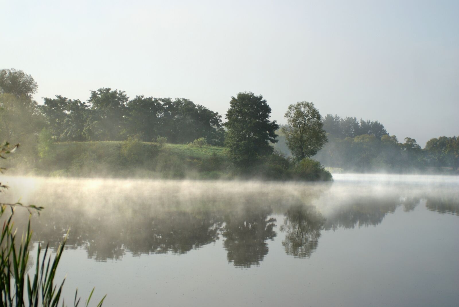 Sony Alpha DSLR-A200 sample photo. The fog, water, landscape photography
