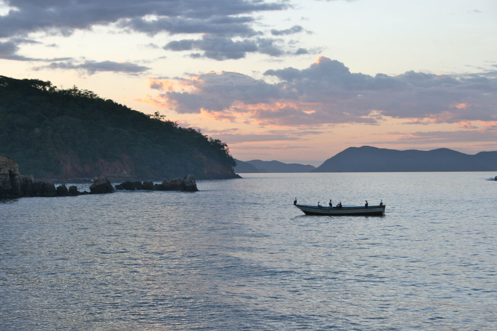 Canon EF-S 18-55mm F3.5-5.6 II sample photo. Boat, see, sunset, travel photography
