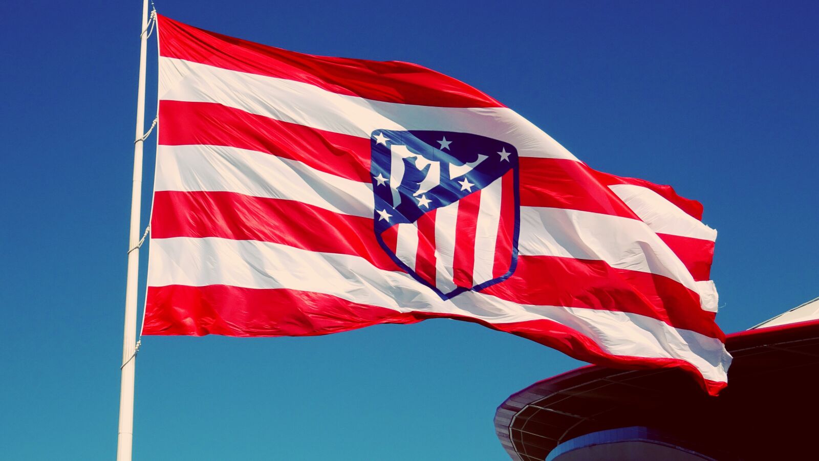 Sony DSC-HX60 sample photo. Flag, atletico, football photography