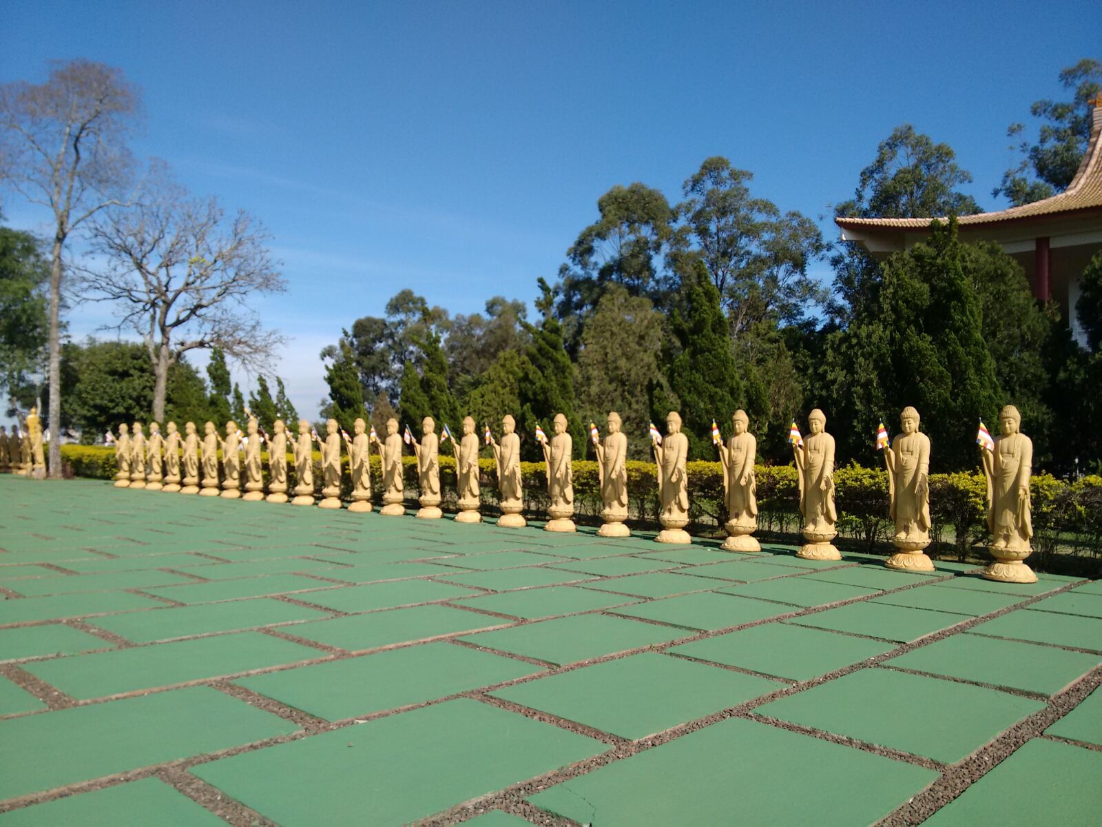 Motorola Moto G (2nd Gen) sample photo. Buddhist temple, sculpture, brazil photography
