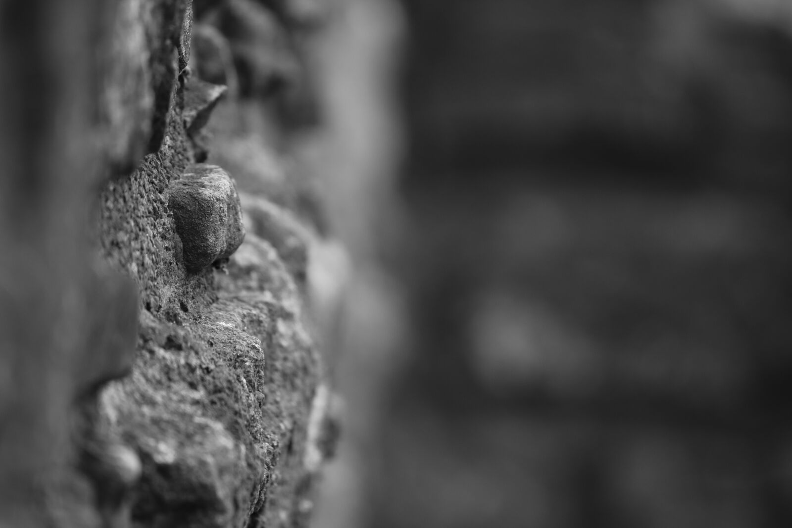 Canon EF-S 55-250mm F4-5.6 IS sample photo. Stone, wall, scotland photography