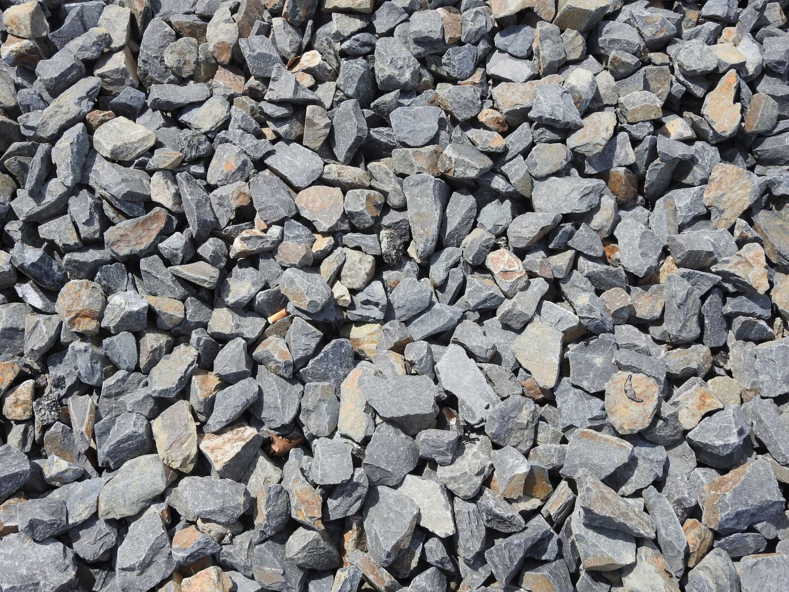 Nikon Coolpix P900 sample photo. Stones, gravel, train photography