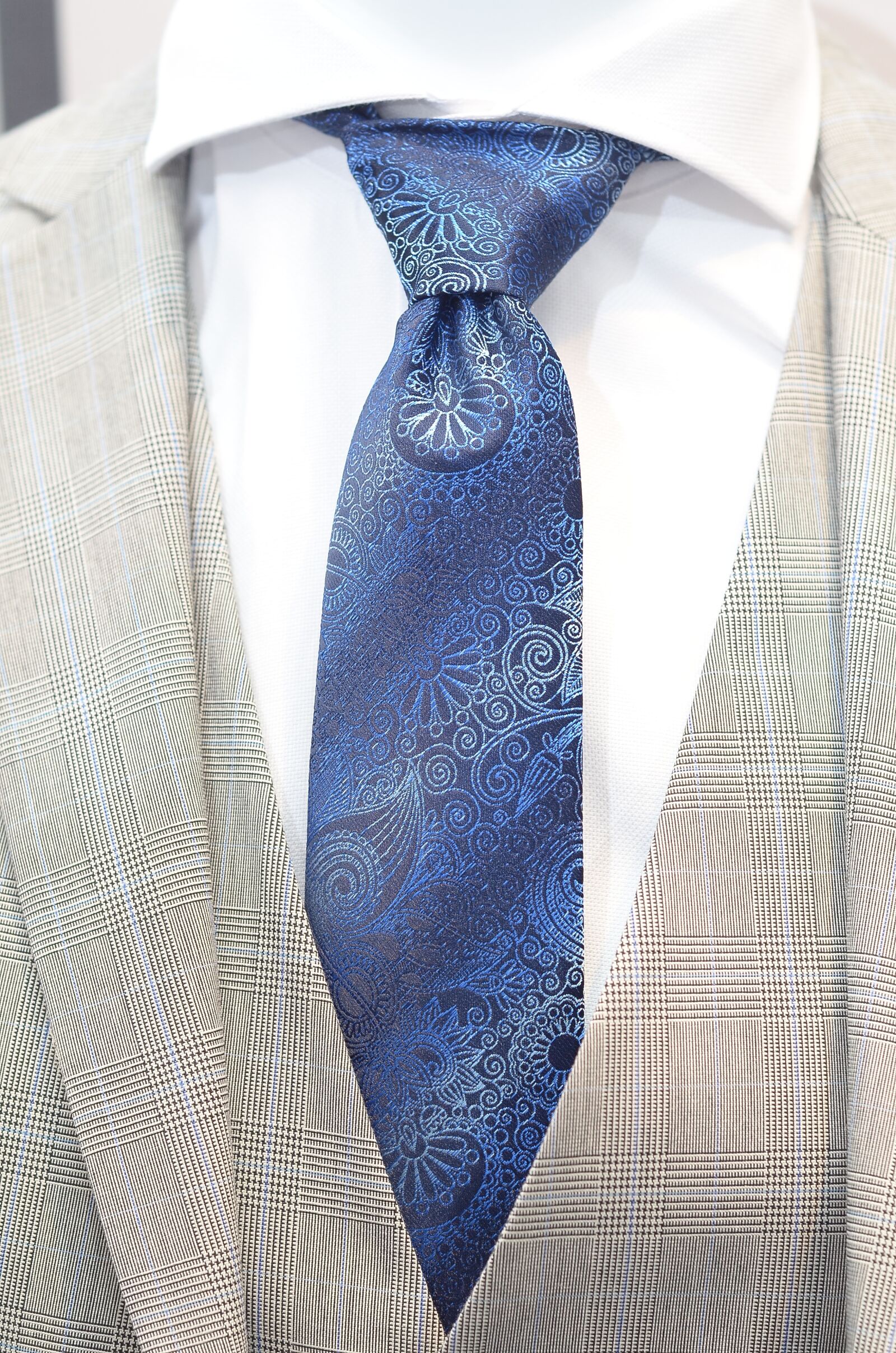Nikon D7000 sample photo. Suit, tie, men photography