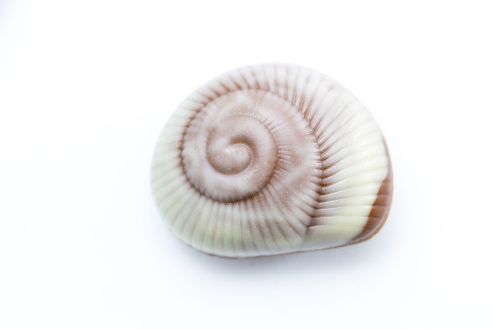 Canon EF-S 60mm F2.8 Macro USM sample photo. Figures, confectionery, chocolate photography