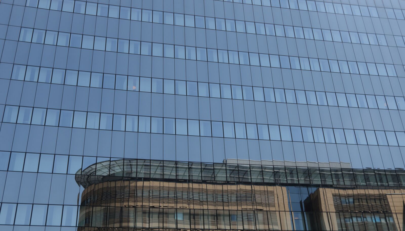 Canon EF-S 24mm F2.8 STM sample photo. Belgium, brussel, office photography