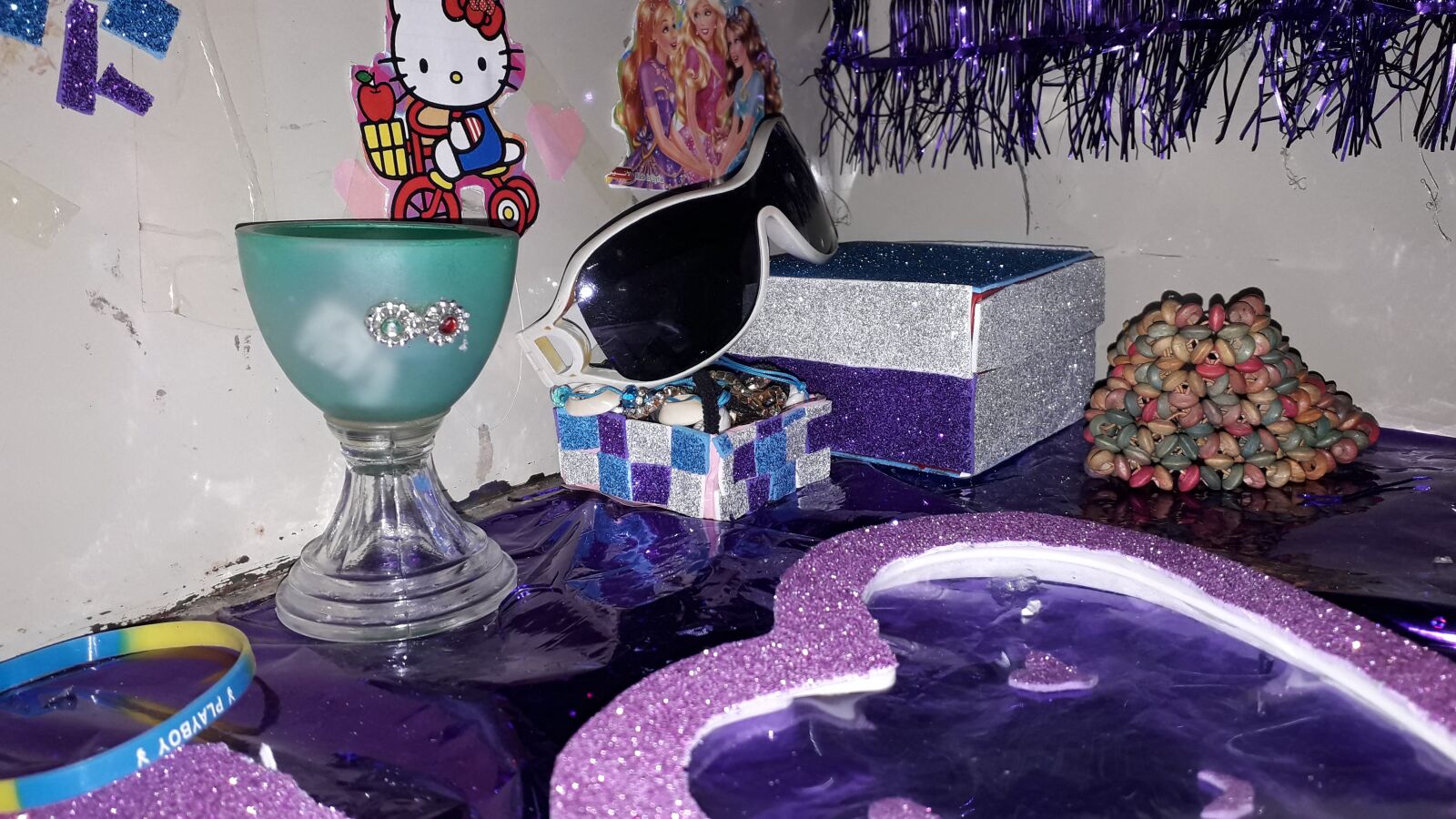 Samsung Galaxy J6 sample photo. Games, glass, purple photography