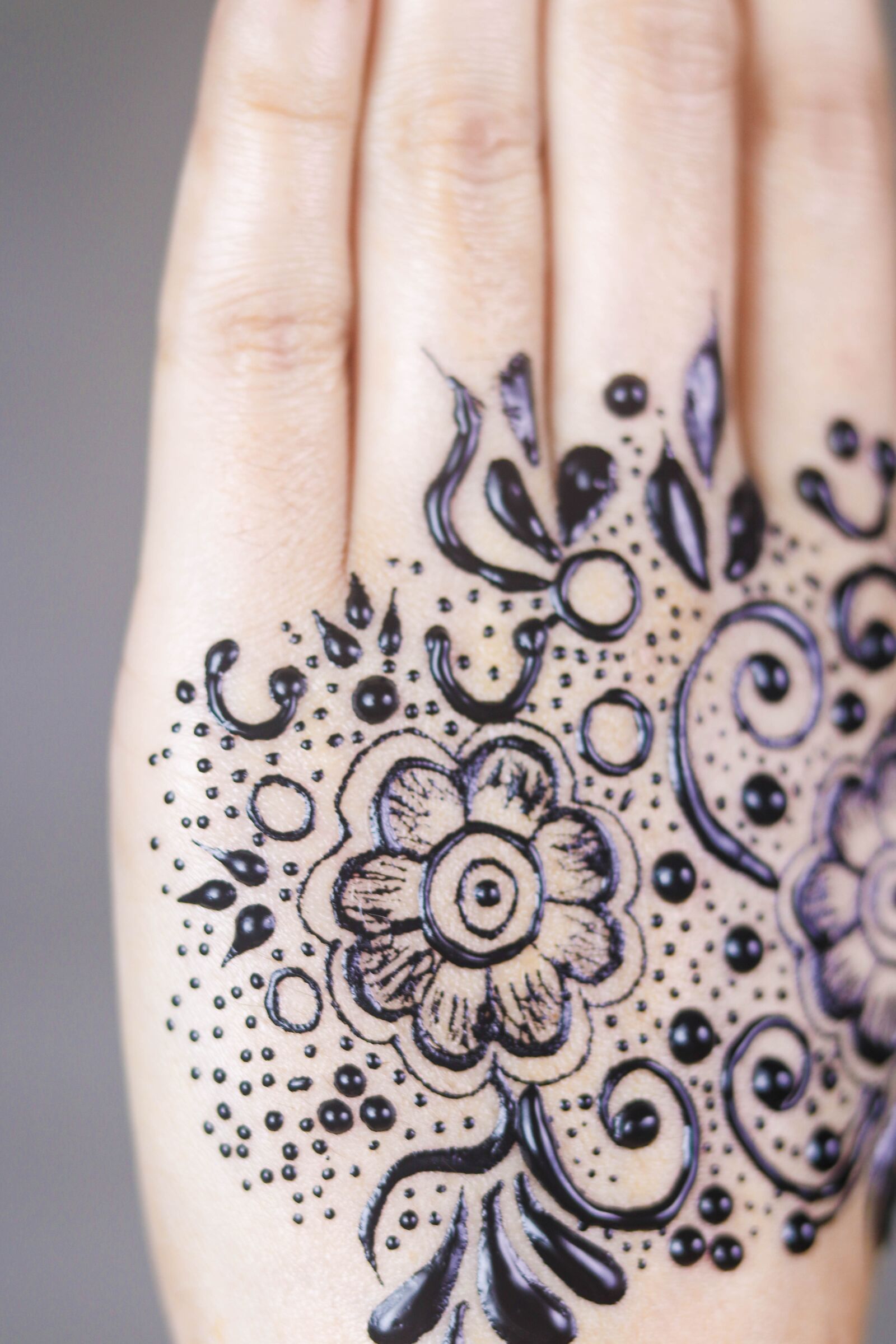 Canon EOS 80D sample photo. Henna, hands, mehendi photography