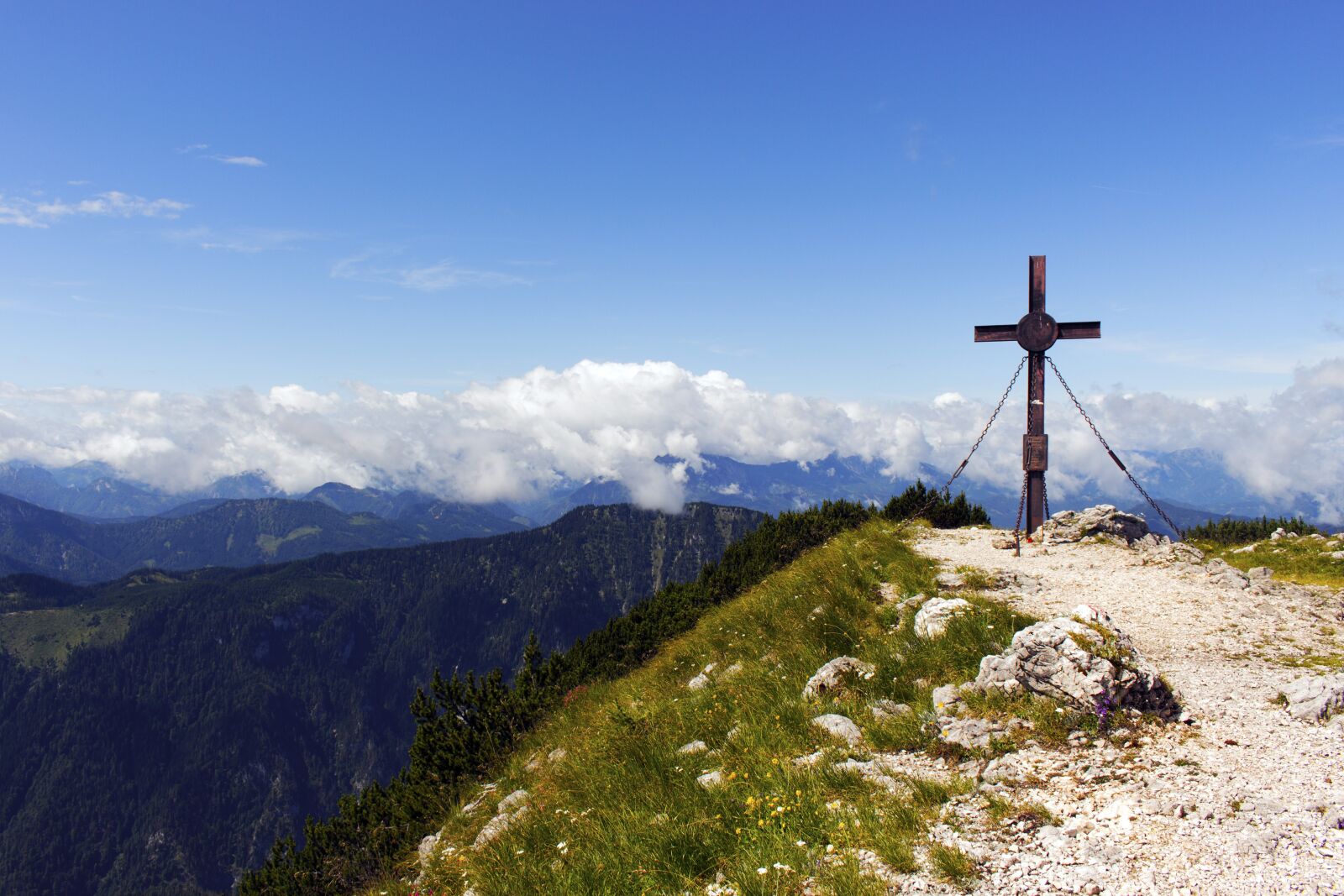 Canon EOS 700D (EOS Rebel T5i / EOS Kiss X7i) sample photo. Cross, mountain, landscape photography