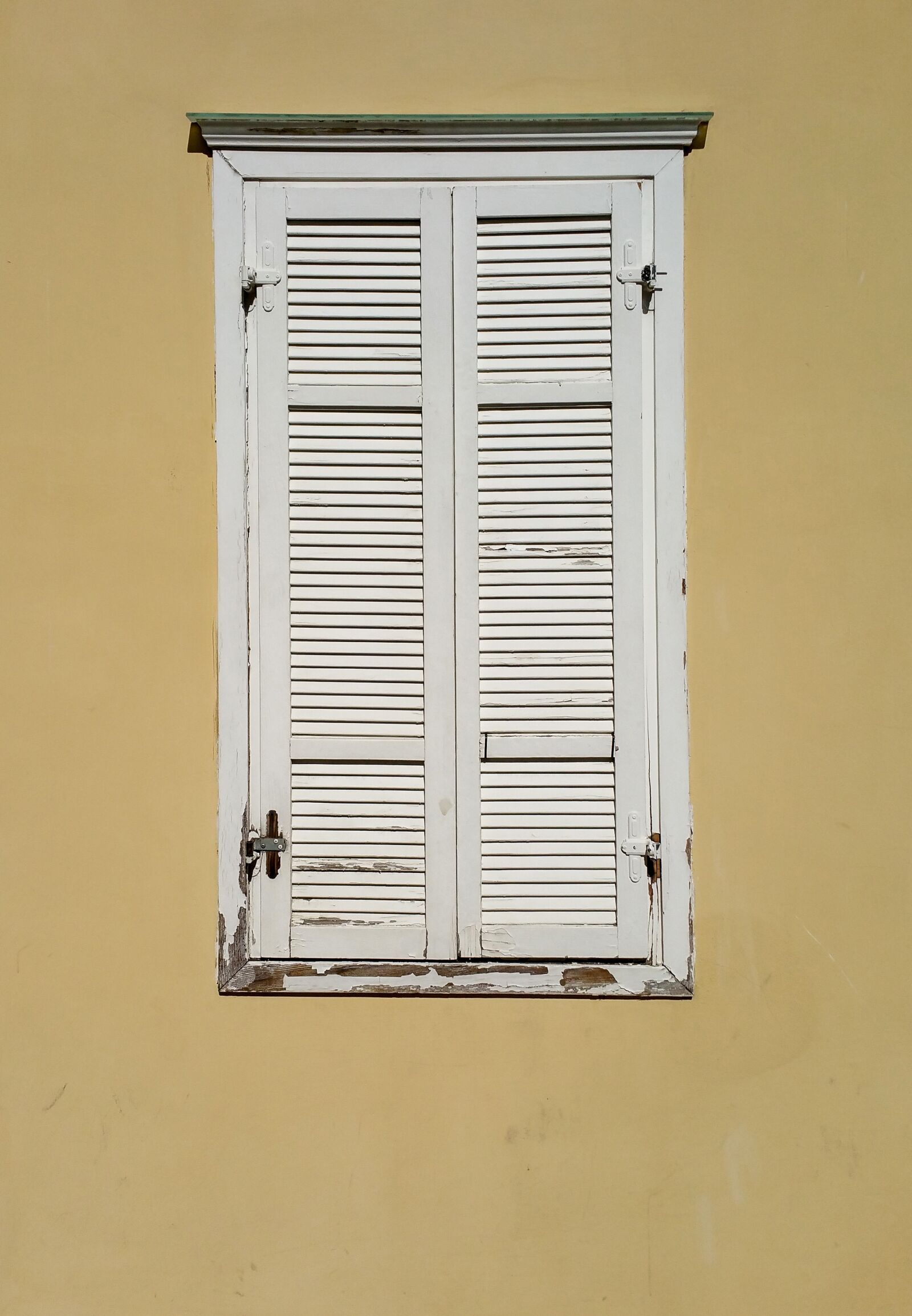 Samsung Galaxy Note4 sample photo. Window, old window, background photography