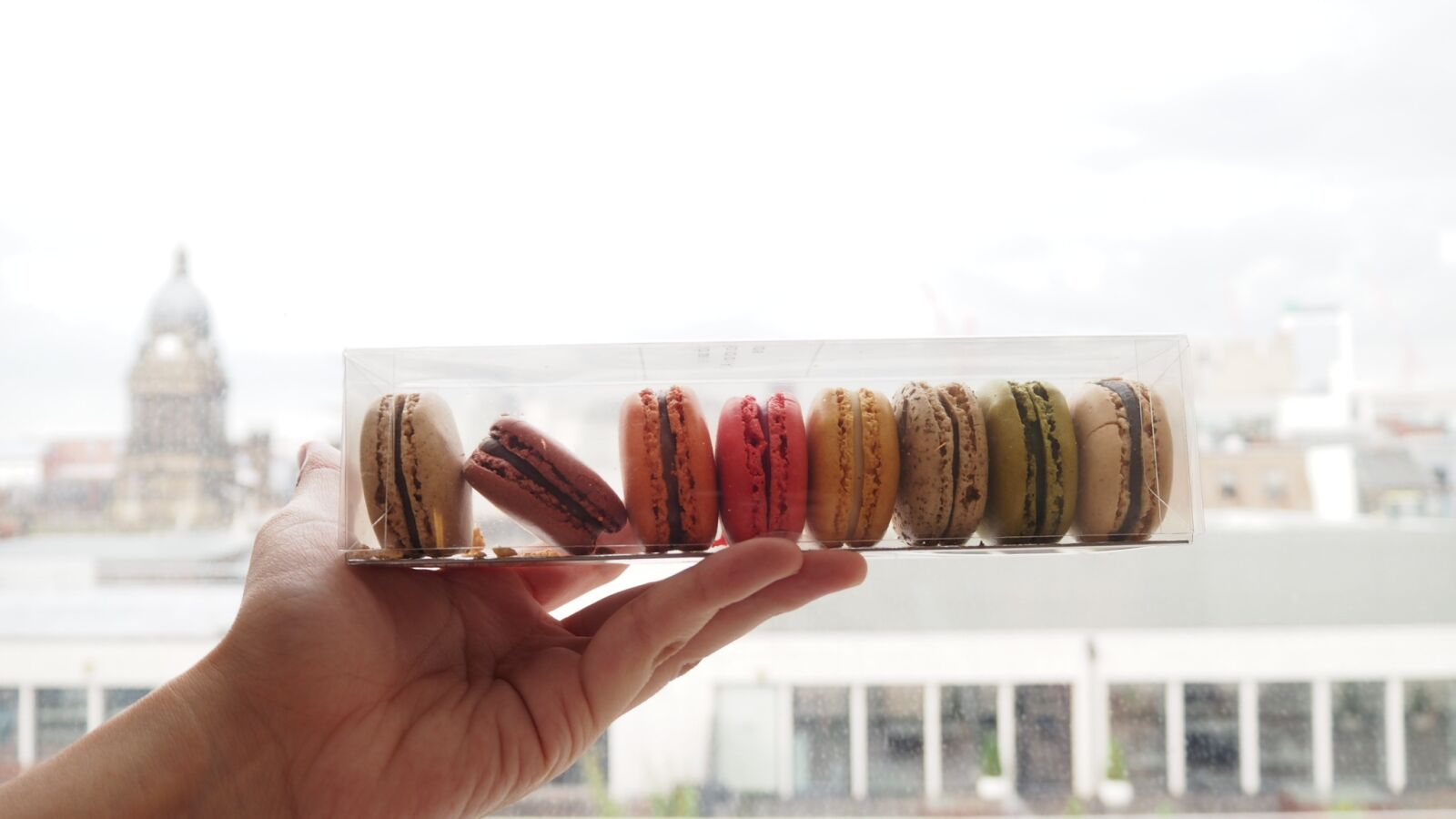 Olympus OM-D E-M10 sample photo. Macaron, desserts, sweet photography