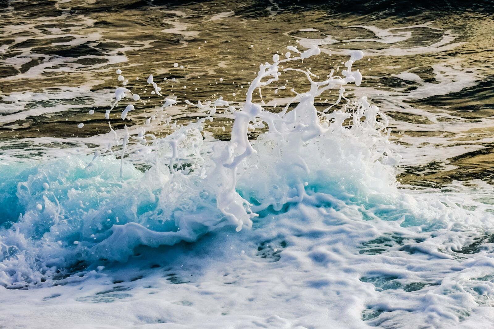 Nikon D3300 sample photo. Wave, spray, foam photography