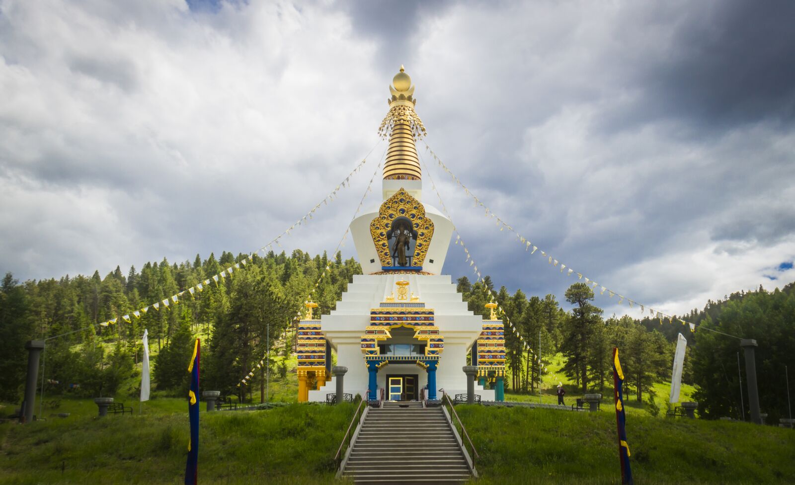 Canon EF-S 18-200mm F3.5-5.6 IS sample photo. Stupa, temple, colorado photography