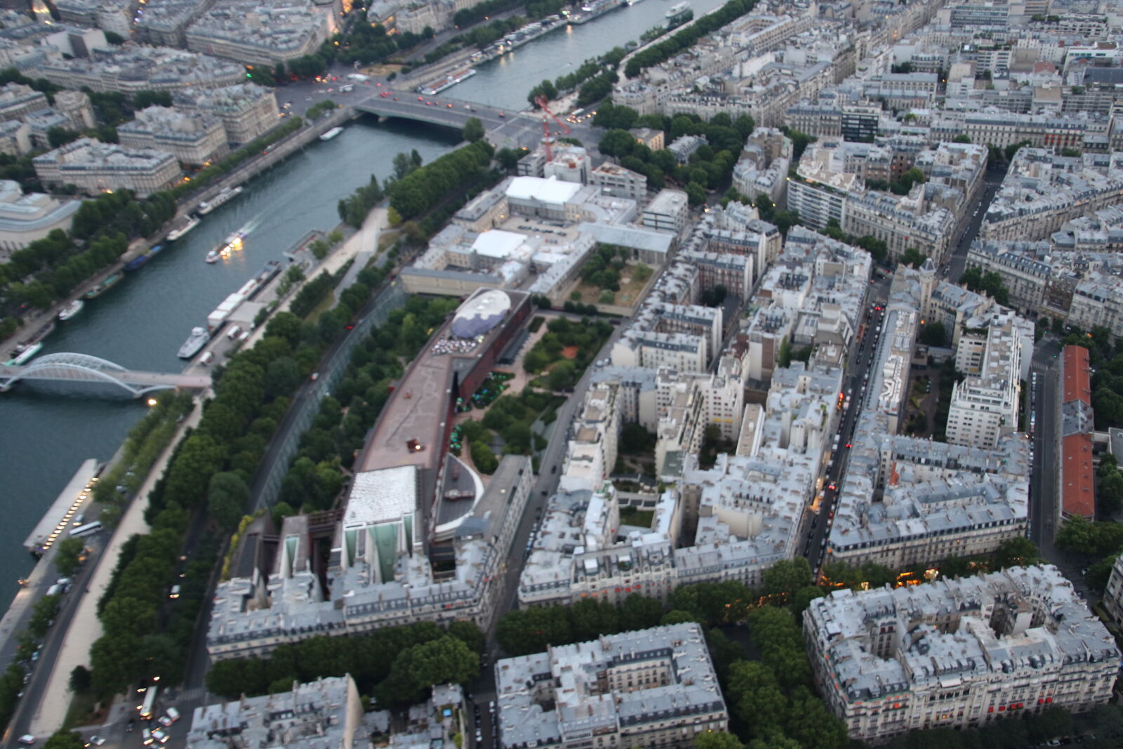 Canon EOS 7D Mark II sample photo. Above, buildings, city, concrete photography