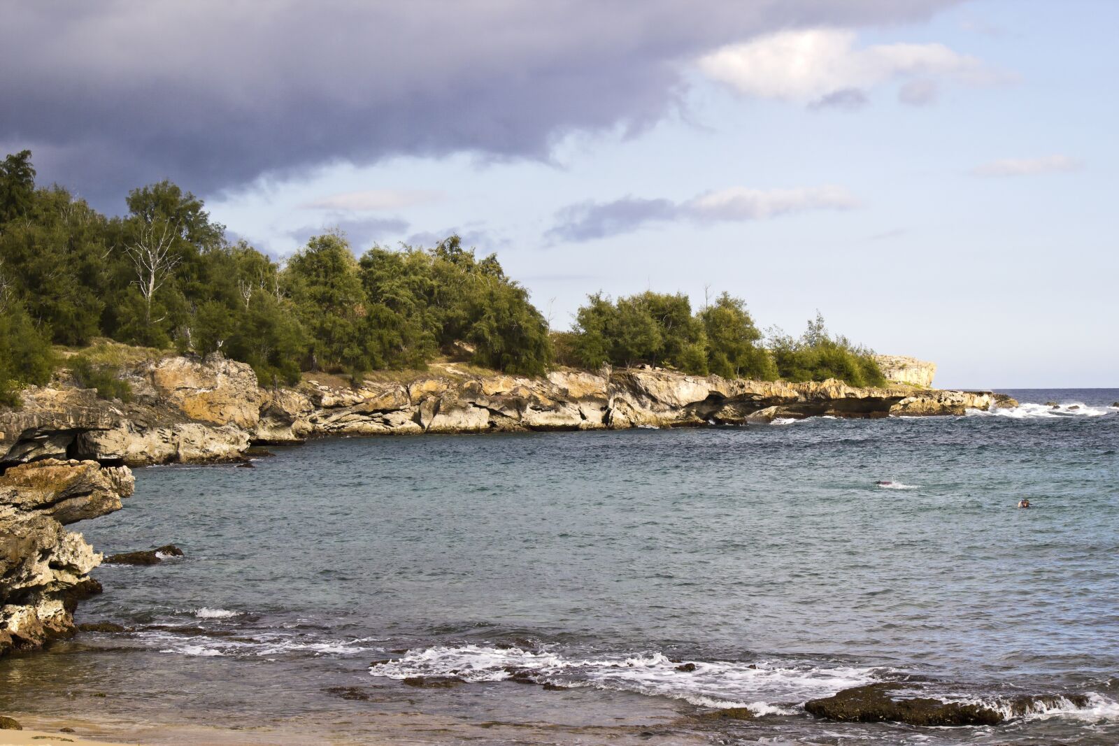 Canon EOS 550D (EOS Rebel T2i / EOS Kiss X4) sample photo. Ocean, cove, rocky photography