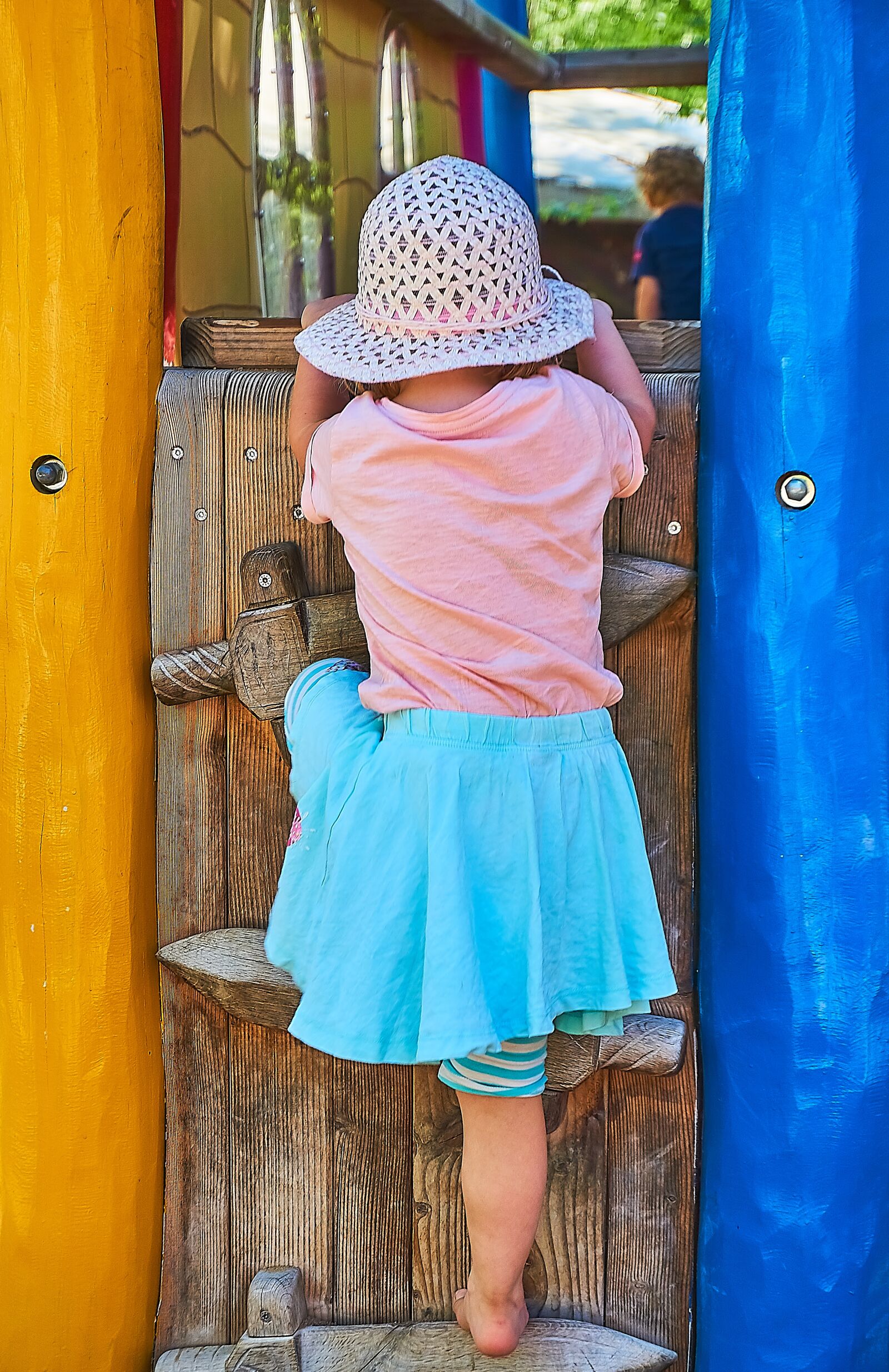 Sony a6000 sample photo. Children, playground, climb up photography