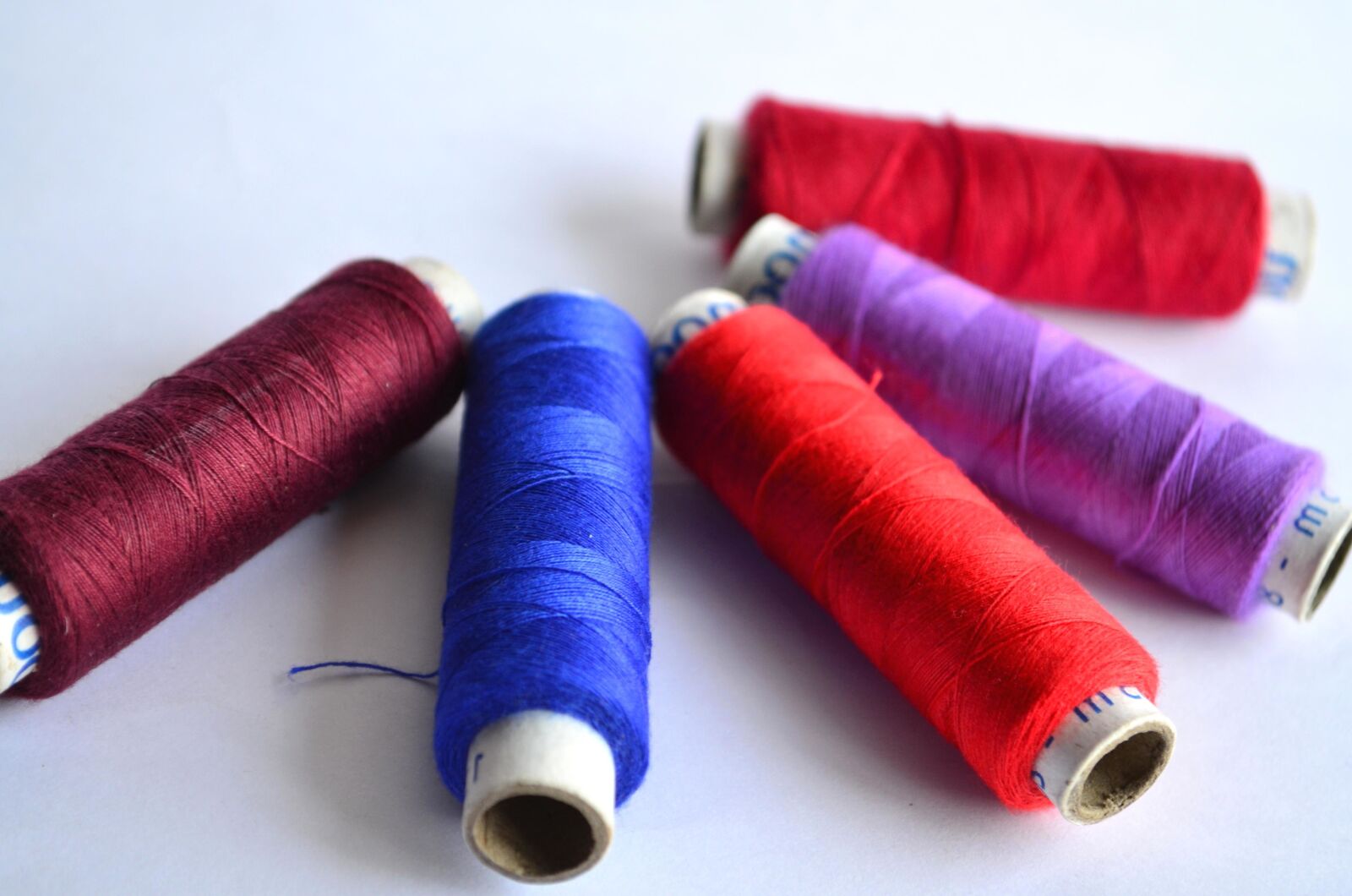 Nikon D5100 sample photo. Sewing, thread, tailor, colorful photography
