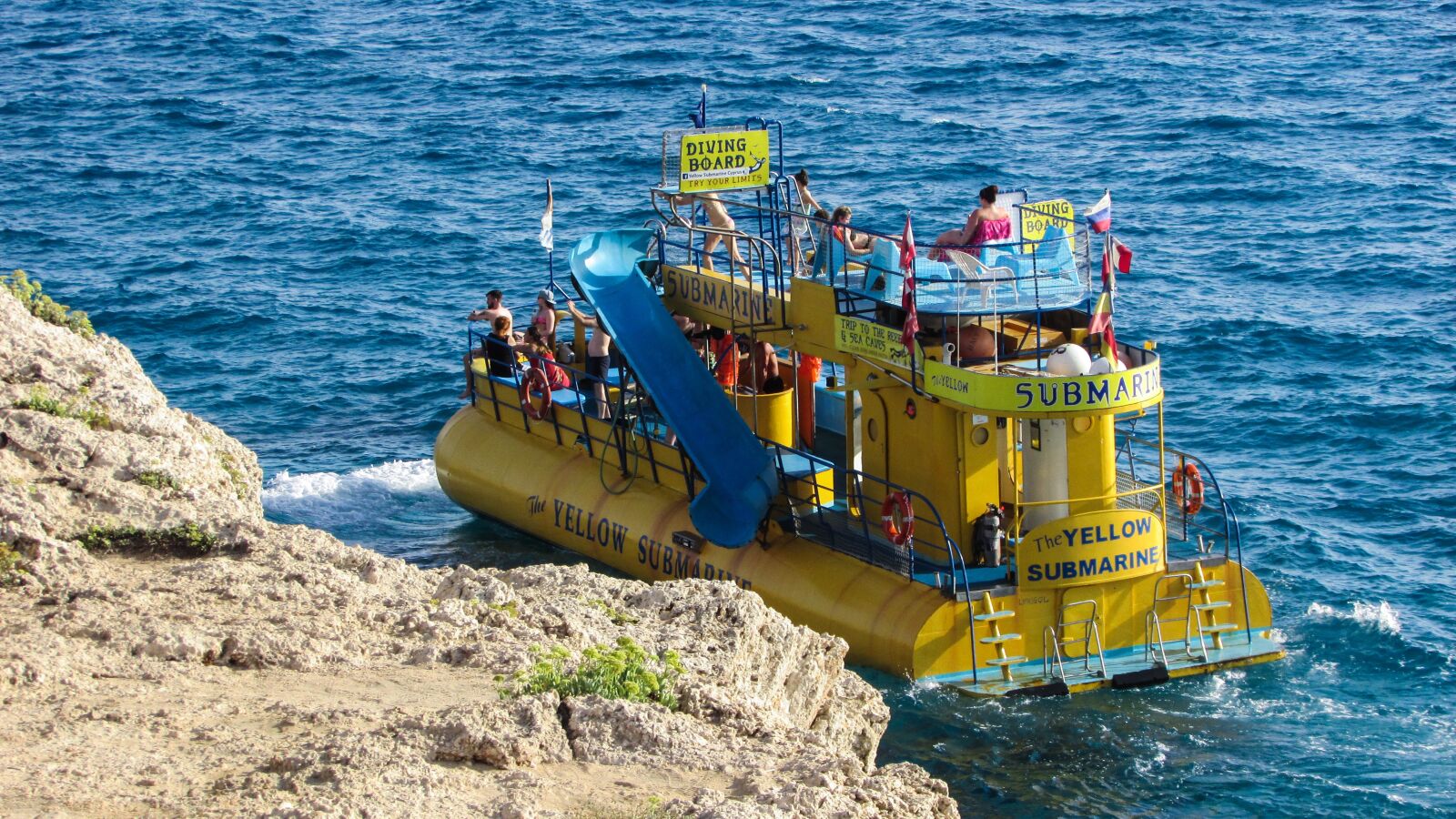 Canon PowerShot SX400 IS sample photo. Submarine, yellow, boat photography
