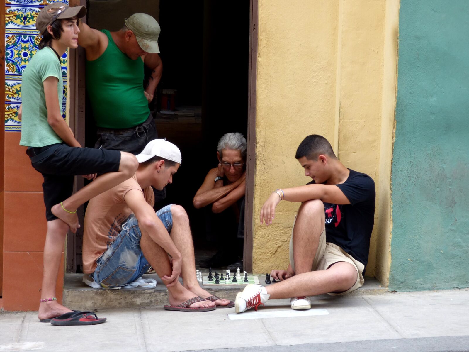 Panasonic DMC-FZ72 sample photo. Chess, street, pavement photography