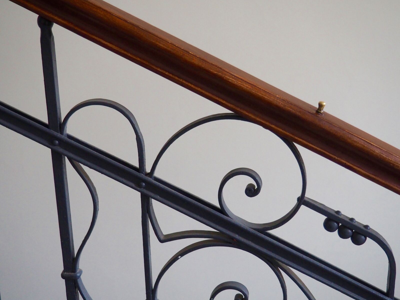 Olympus OM-D E-M10 sample photo. Art, railing, design photography