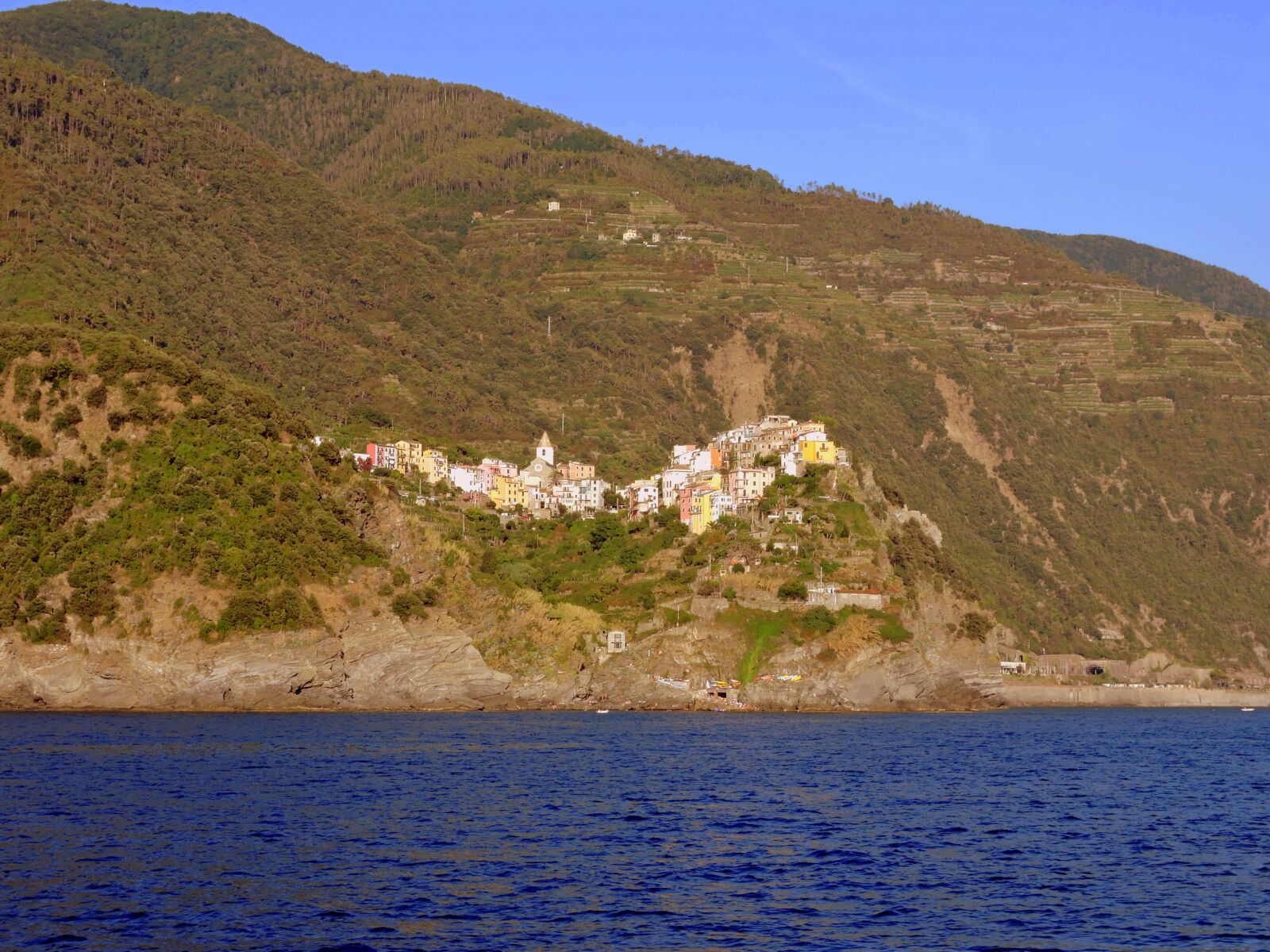 Nikon Coolpix P600 sample photo. Cinque terre, cliff, houses photography