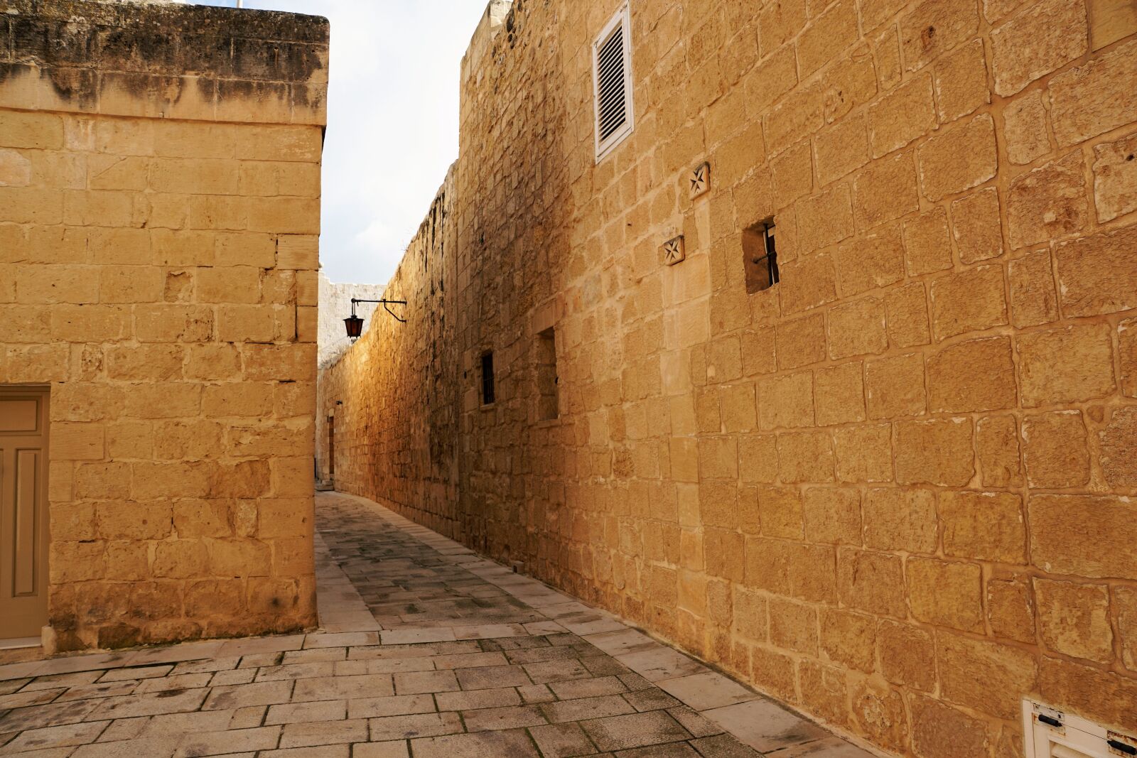 Sony ILCA-77M2 + Sony DT 16-50mm F2.8 SSM sample photo. House, malta, mdina photography