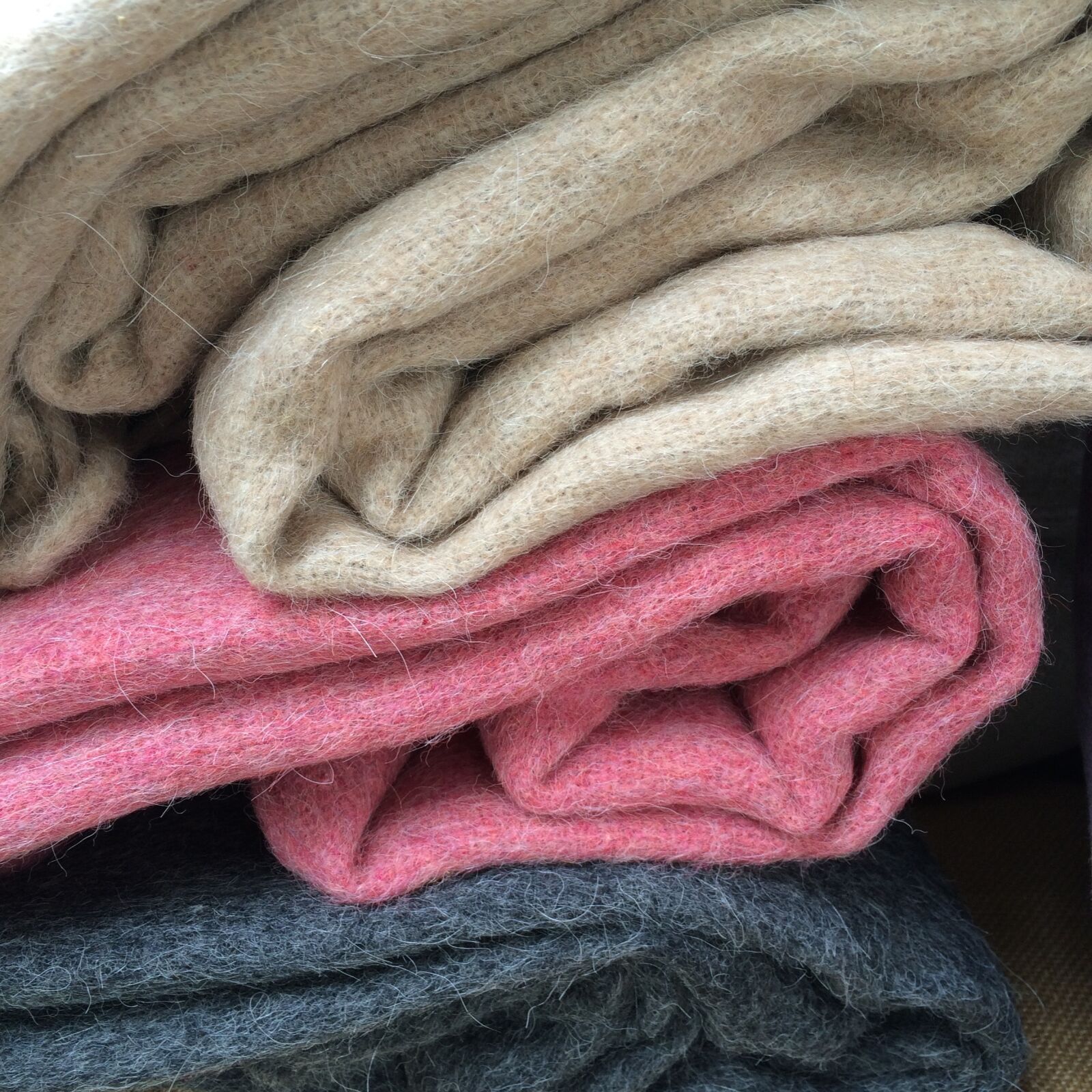 iPhone 5s back camera 4.15mm f/2.2 sample photo. Alpaca, blanket, wool blanket photography
