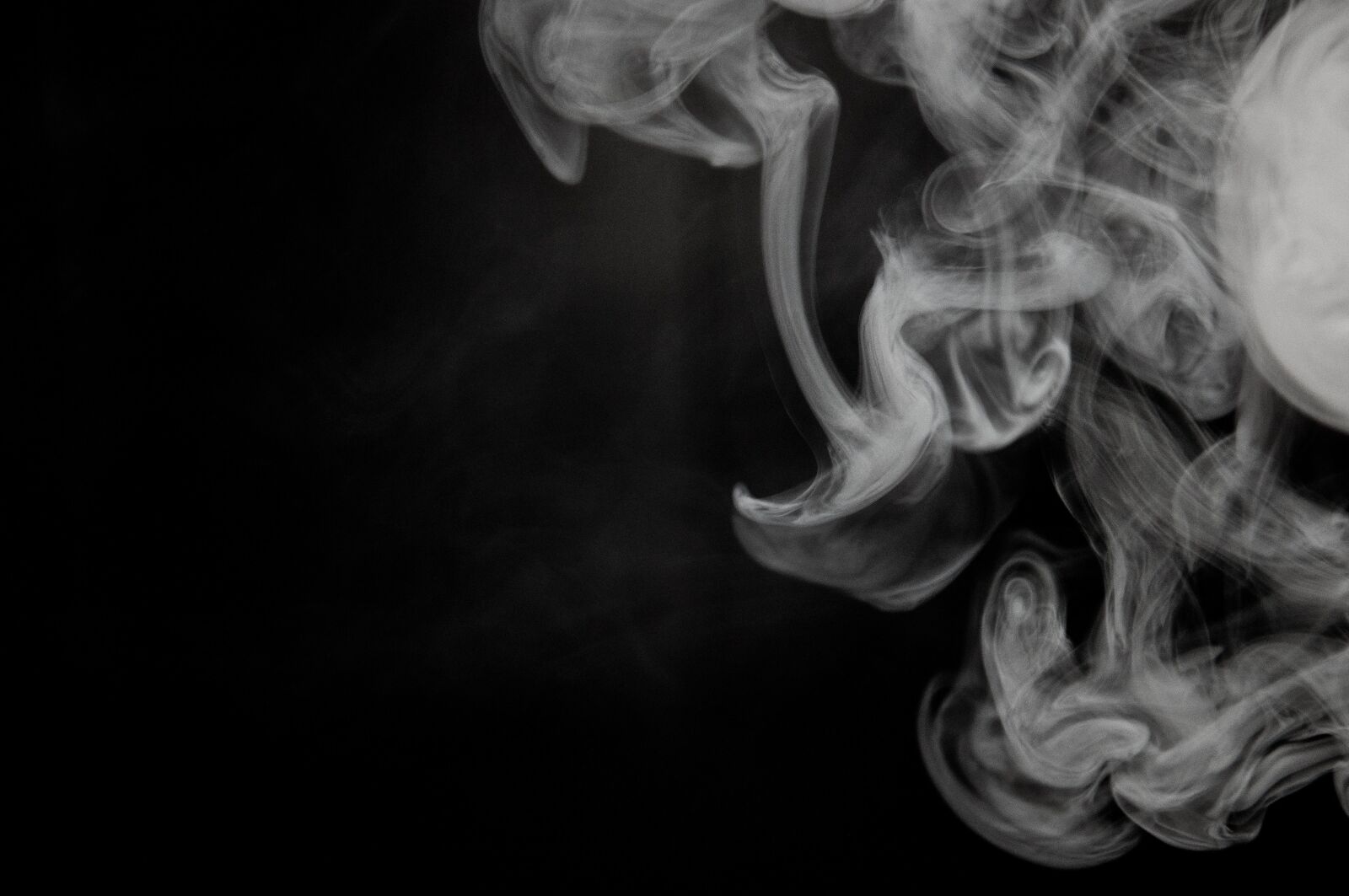 Nikon D90 sample photo. Smoke, steam, air photography