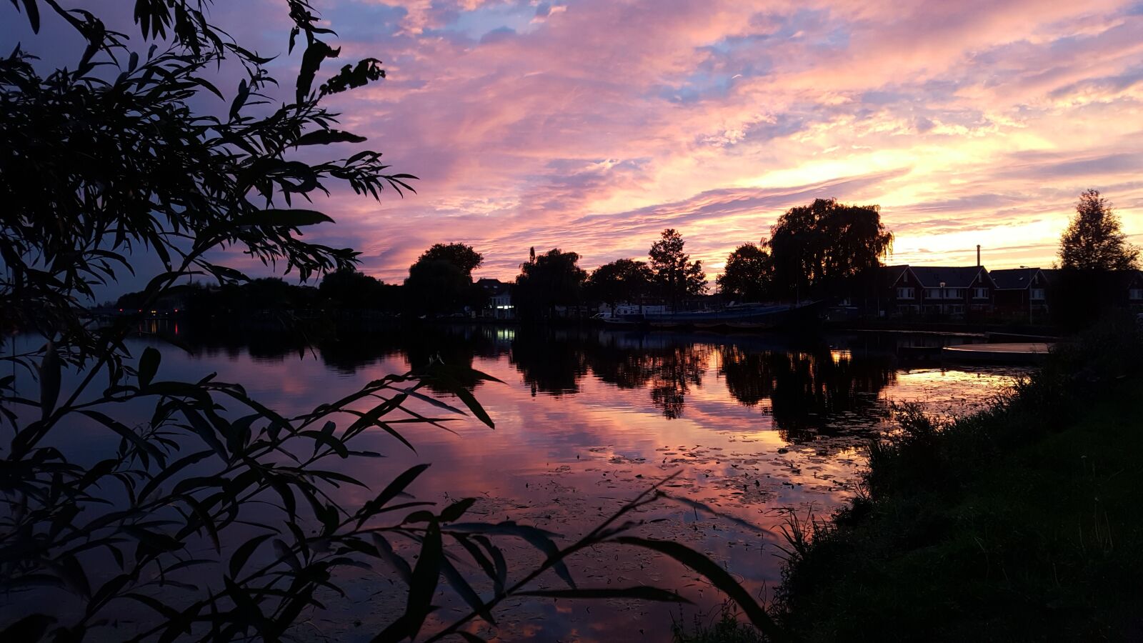 Samsung Galaxy S6 sample photo. Sunset, river, amstel photography