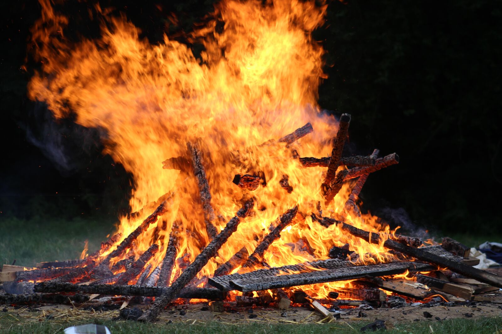 Canon EF75-300mm f/4-5.6 sample photo. Fire, heat, burn photography