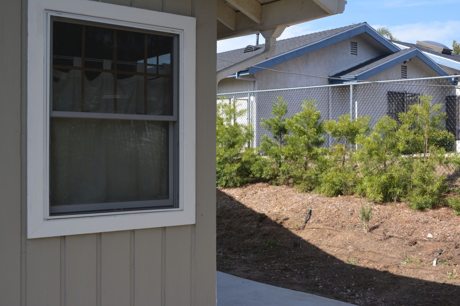 Nikon D5200 sample photo. Window, frame, gray photography