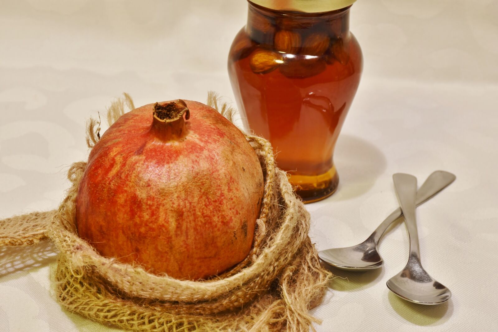 Nikon D7200 sample photo. Pomegranate, red, fruit photography