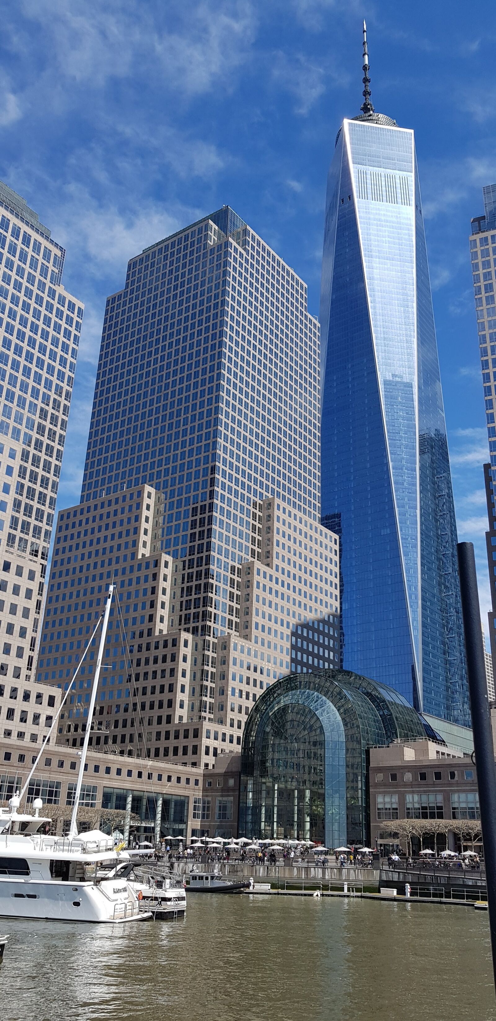 Samsung Galaxy S8 sample photo. Skyscraper, architecture, city photography