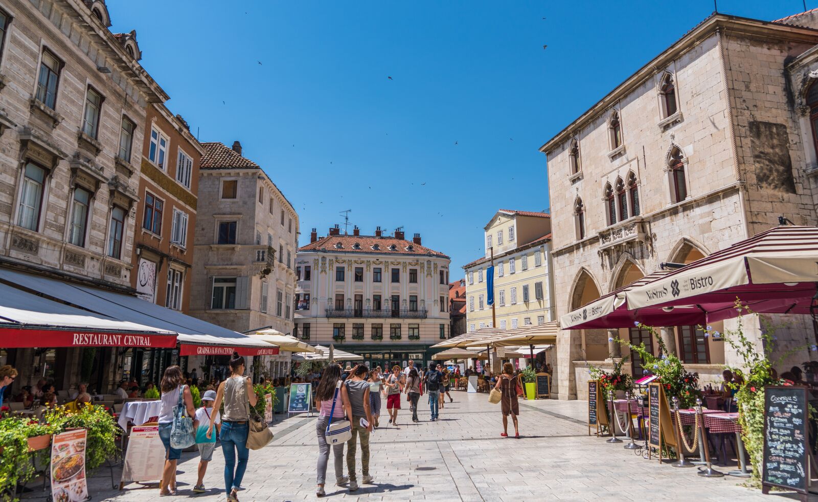 Sony a7R II + Sony FE 24-240mm F3.5-6.3 OSS sample photo. Split, croatia, architecture photography