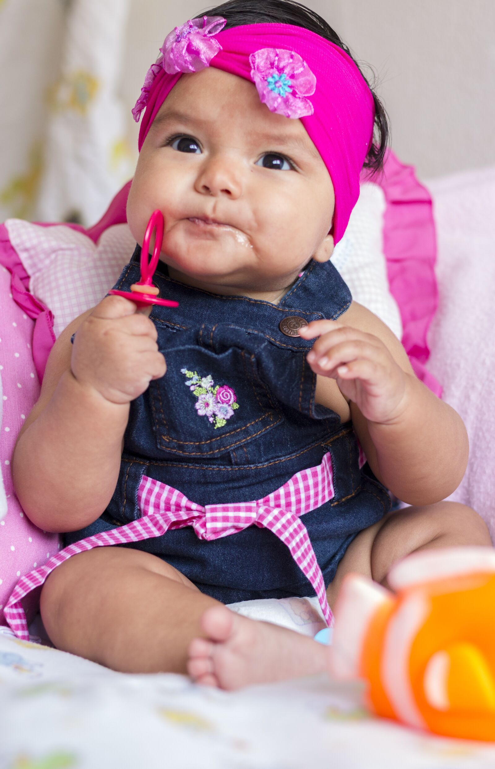 Canon EOS 70D + Canon EF 50mm F1.8 STM sample photo. Baby, girl, happy photography