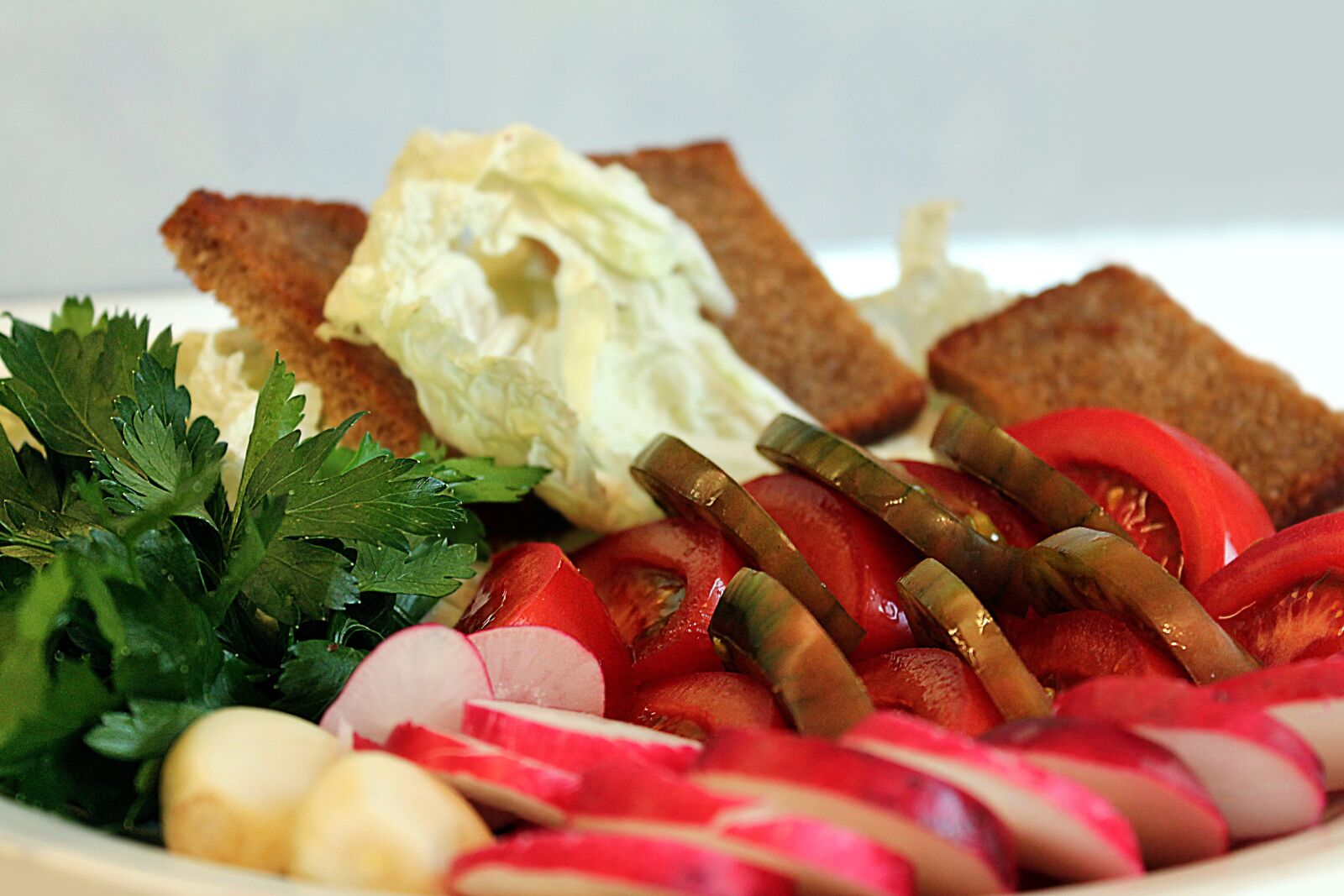 Canon EOS 1100D (EOS Rebel T3 / EOS Kiss X50) sample photo. Vegetable plate, still life photography
