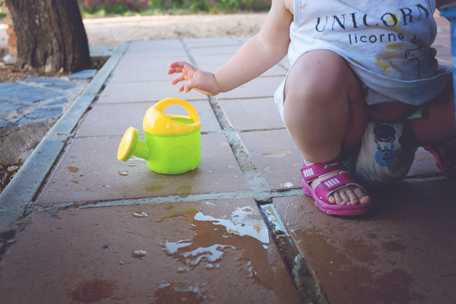 Fujifilm X100S sample photo. Baby, green, summer, yellow photography