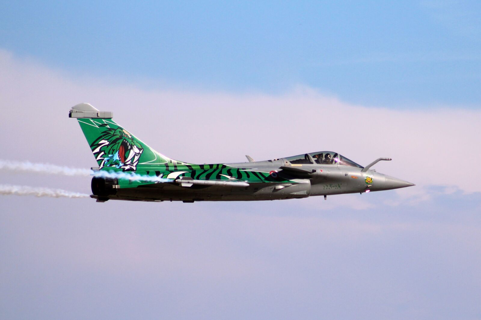 EF100-300mm f/5.6 sample photo. Airshow, aircraft, burst photography