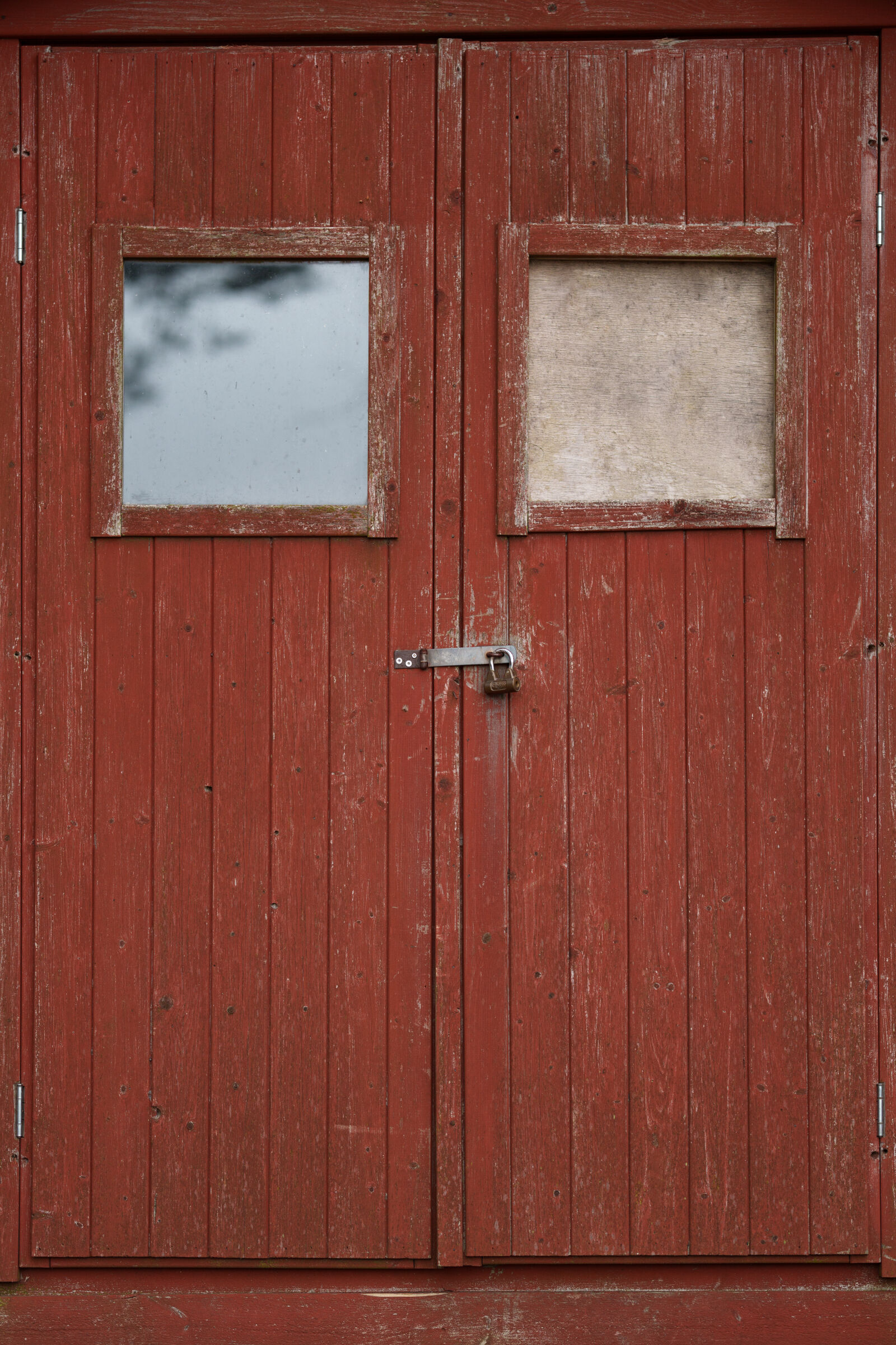 Sony FE 85mm F1.4 GM II sample photo. Old storage photography